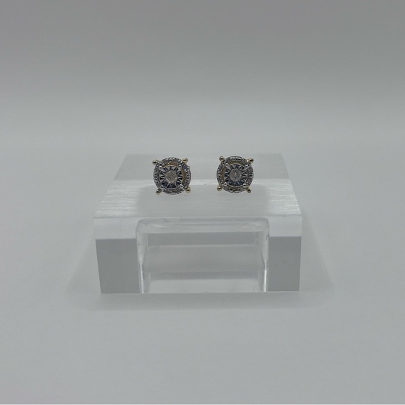 0.25 CT Natural Diamond Studs - Picture 3 of 9